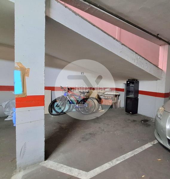 Foto 1f5d886d-ea8b-4b1d-9888-0082cf5d3b84. Autoparkplatz in Castell-Poble Vell Castelldefels