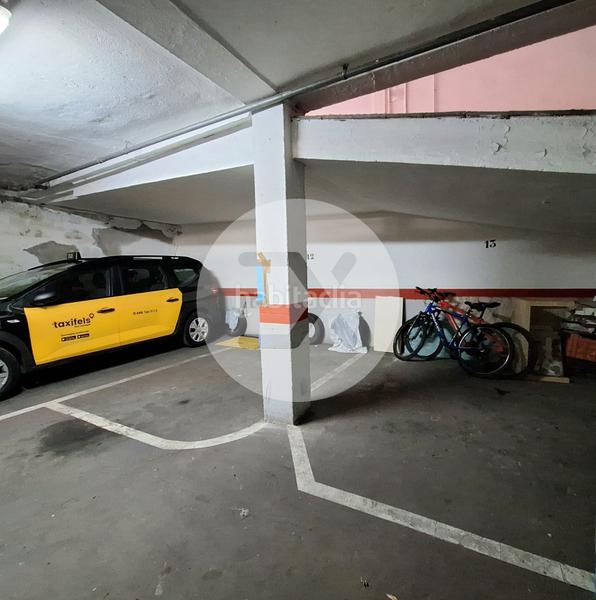 Foto 3e5d8ea1-92af-4dbd-b660-b556085621ad. Autoparkplatz in Castell-Poble Vell Castelldefels