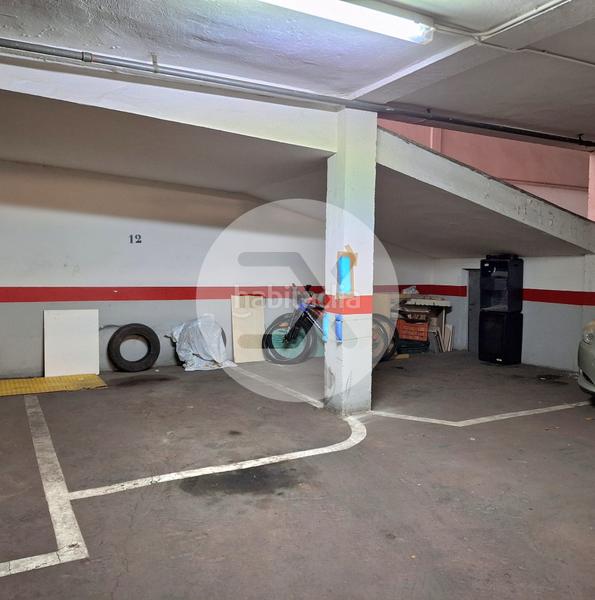 Foto 5e213db0-f157-45d7-8fe9-5bf3d9c1ab2d. Autoparkplatz in Castell-Poble Vell Castelldefels