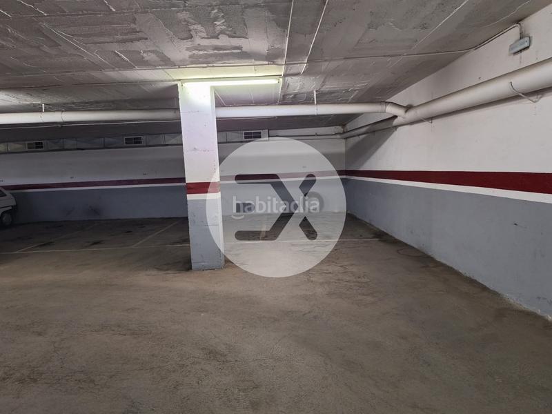 Foto 3c4bc3bf-88c9-4b3e-beec-313bfc72ffd5. Car parking in Castell-Poble Vell Castelldefels