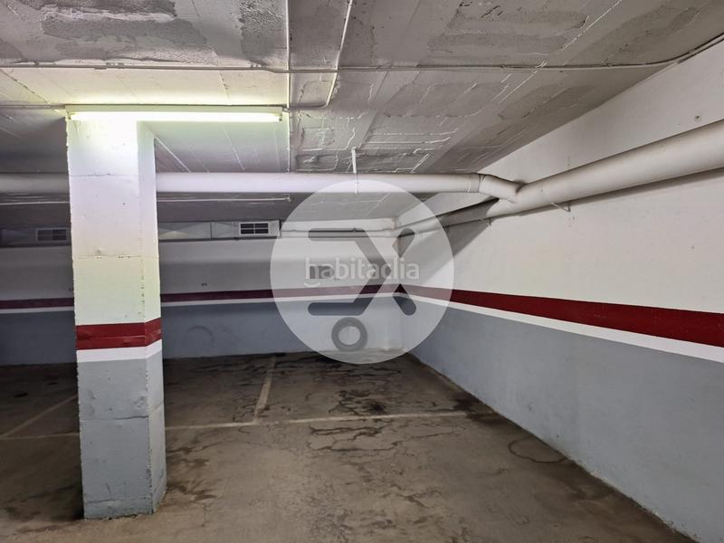 Foto 827e74b7-f345-4a1c-9803-1f6d2b6e8479. Car parking in Castell-Poble Vell Castelldefels