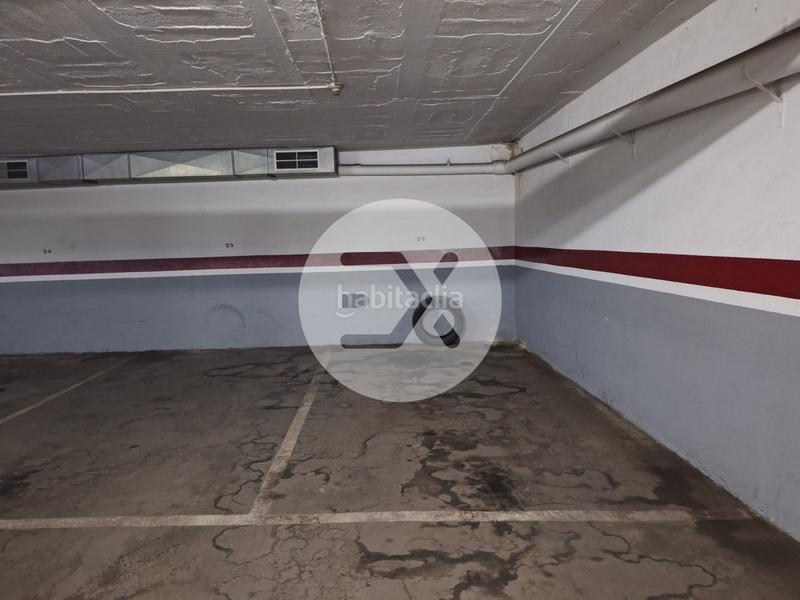 Foto 6300dd75-4cc3-4d09-9e95-fbcb2fad7914. Parking voiture dans Castell-Poble Vell Castelldefels