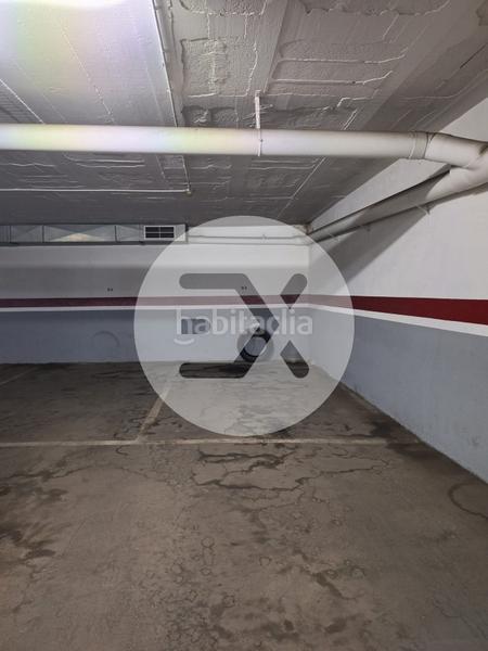 Foto ca0691ad-8b6b-4bcb-90cd-630b1ae4303f. Parking voiture dans Castell-Poble Vell Castelldefels