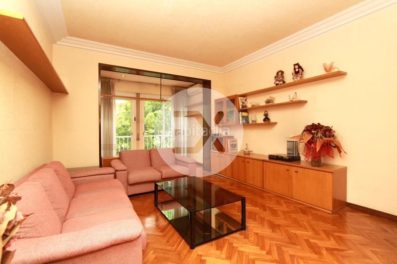 Foto 06959b1e-6eff-4874-8080-f370fdf86c38. Piso en Sant Antoni Barcelona