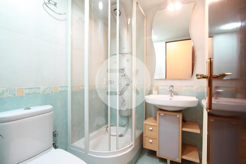 Foto ddd3d9f0-6e4a-4b80-8847-b722984db72c. Piso en Sant Antoni Barcelona