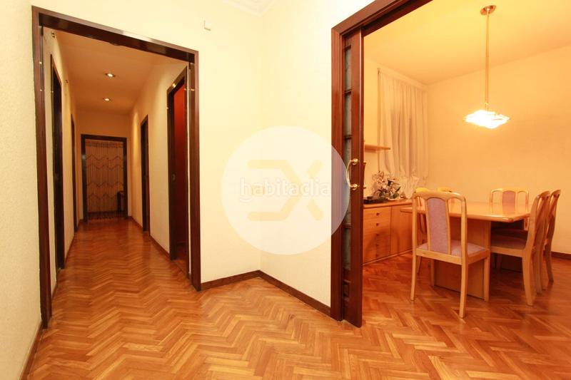 Foto fc60501b-cd3d-43f9-a7fb-82b41abc1910. Piso en Sant Antoni Barcelona