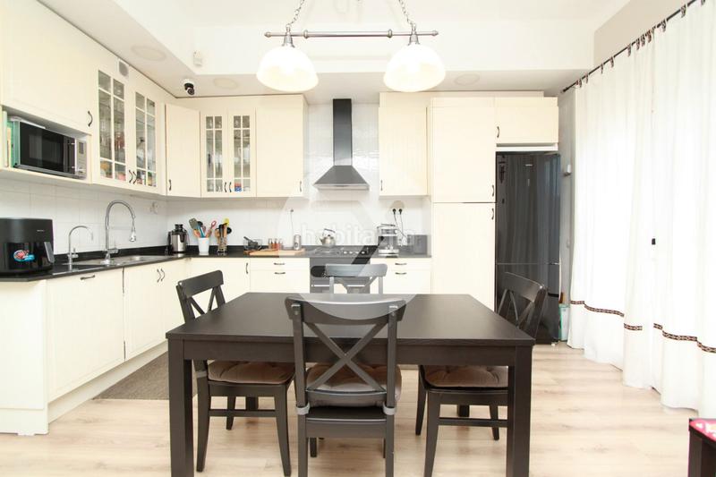 Foto 6cb1d56c-a5f1-4eb4-a2e9-c8a3c470e7b7. Flat in Centre Castelldefels