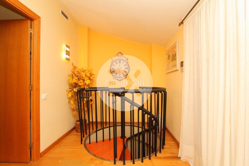 Foto b4b8d6fd-2c07-4017-9ec4-6513e4ffbf1e. Dúplex duplex en venta en Centre en Centre Castelldefels