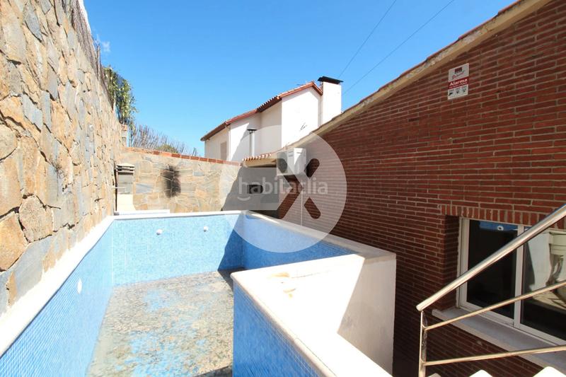 Foto 21e4d180-6b40-472d-b3f4-f2e8db572aa0. Casa con camino riscaldamento parcheggio piscina in Viladecans