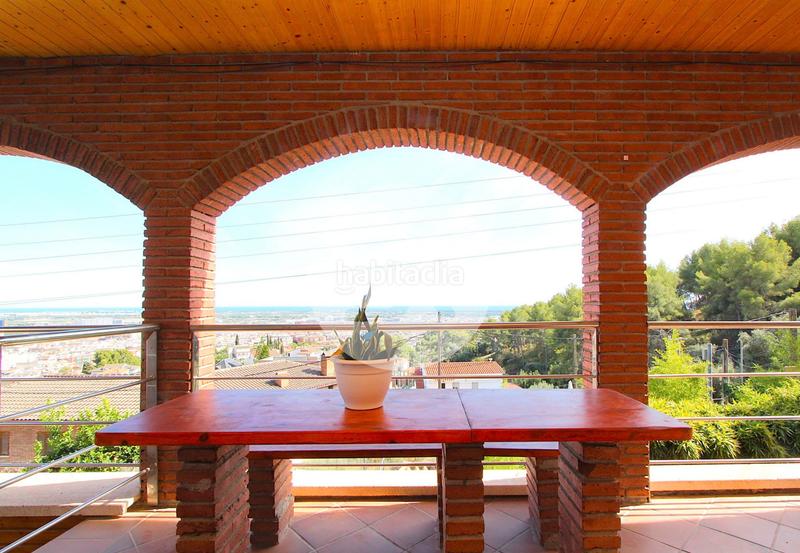 Foto 2486f3d4-2656-4ca9-b562-11c5ccb4c14a. Casa con camino riscaldamento parcheggio piscina in Viladecans