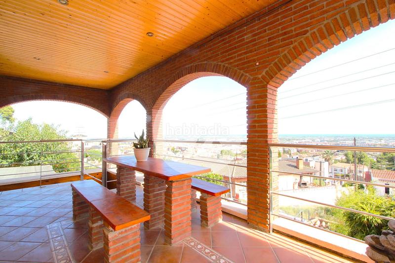 Foto 368d68d6-da01-4e46-ac17-1e25387161f2. Casa con camino riscaldamento parcheggio piscina in Viladecans