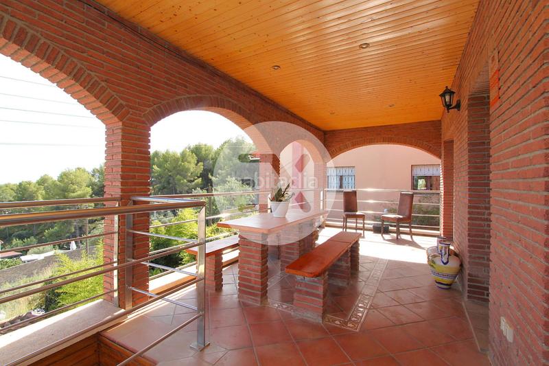 Foto 557b5535-f440-4606-8939-4db17cbac660. Casa con camino riscaldamento parcheggio piscina in Viladecans