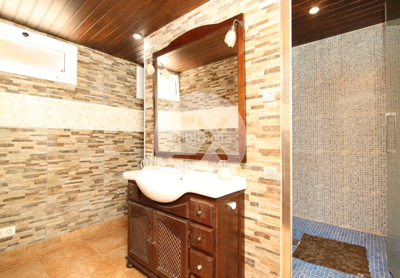 Foto 79398d98-9f8c-44ab-8f90-0361b23b587d. Casa con camino riscaldamento parcheggio piscina in Viladecans