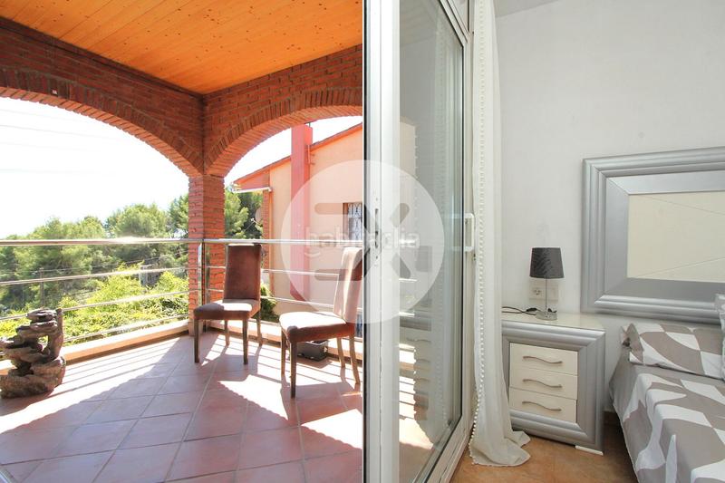 Foto 833b5fb8-a2c8-4100-b5c9-b22445bd8755. Casa con camino riscaldamento parcheggio piscina in Viladecans