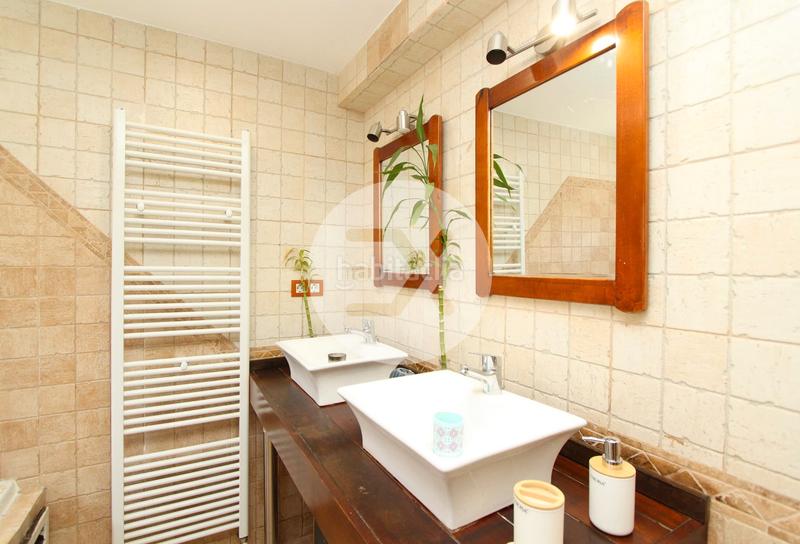 Foto 95f8b042-17c6-4456-934a-371a8a436dd1. Casa con camino riscaldamento parcheggio piscina in Viladecans