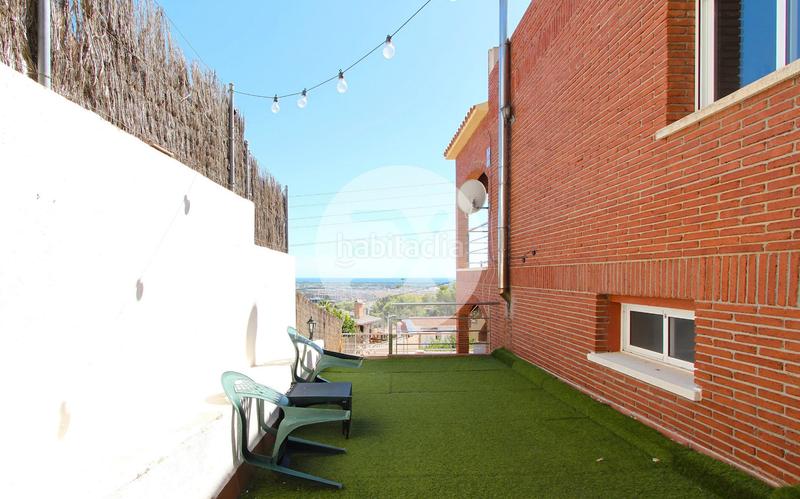 Foto 9ab65483-f417-49a9-a142-a9d83e3f0981. Casa con camino riscaldamento parcheggio piscina in Viladecans