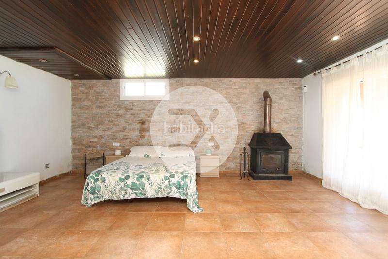 Foto 9d5b0d0f-4a4a-4b93-acfa-884e749ba164. Casa con camino riscaldamento parcheggio piscina in Viladecans