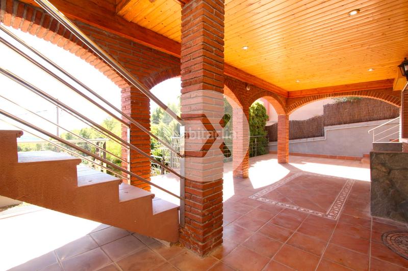 Foto 9f24c519-bef6-4f46-bab1-94acaa5831cb. Casa con camino riscaldamento parcheggio piscina in Viladecans