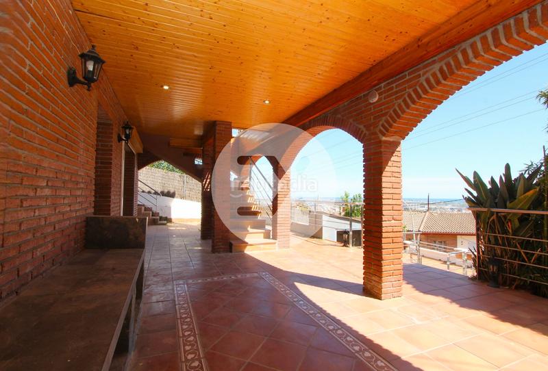 Foto a2f52033-5992-4130-88aa-e772818195ed. Casa con camino riscaldamento parcheggio piscina in Viladecans