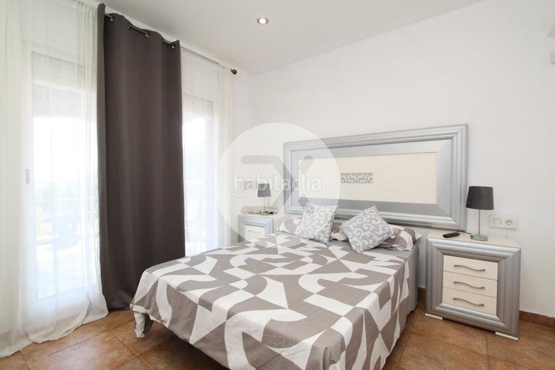 Foto a67eeff4-c66b-4549-bb2c-4edaed813e3a. Casa con camino riscaldamento parcheggio piscina in Viladecans