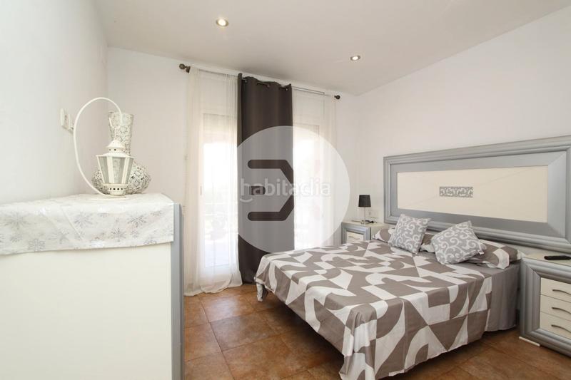 Foto a88267ab-fdae-44e0-afb4-4bf3f1fdb12a. Casa con camino riscaldamento parcheggio piscina in Viladecans