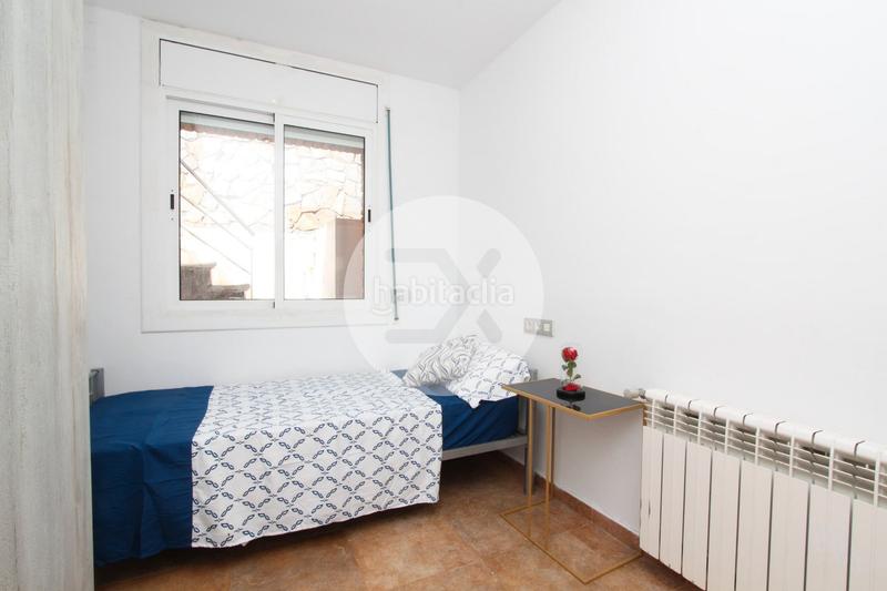 Foto b8fa79fa-d184-498f-a847-348584800e5b. Casa con camino riscaldamento parcheggio piscina in Viladecans