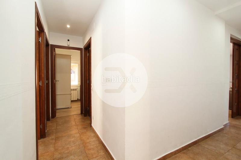 Foto d80c7d96-6fa0-46ec-ba4f-186e5e3595aa. Casa con camino riscaldamento parcheggio piscina in Viladecans