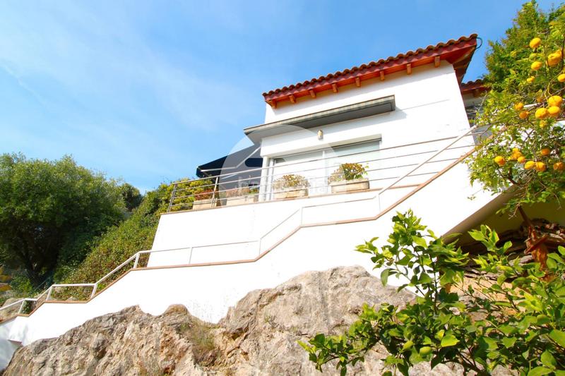 Foto 1297b242-823e-4521-9ba3-1649049d399f. House with parking in Montmar Castelldefels