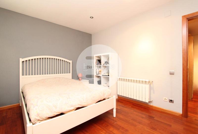 Foto a3c85b02-8acf-47c9-8142-e289c74a71ce. House with parking in Montmar Castelldefels