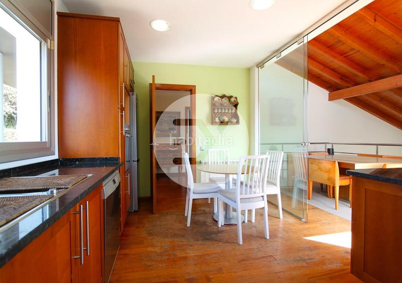 Foto c3f21fde-7021-4d19-a67e-ff9734973366. House with parking in Montmar Castelldefels