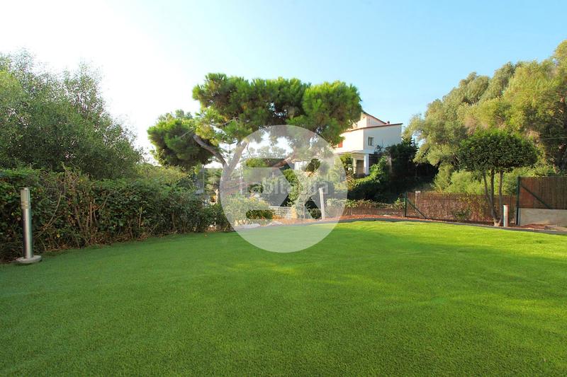Foto dc3050a6-67a5-4454-bac8-903128be5533. House with parking in Montmar Castelldefels