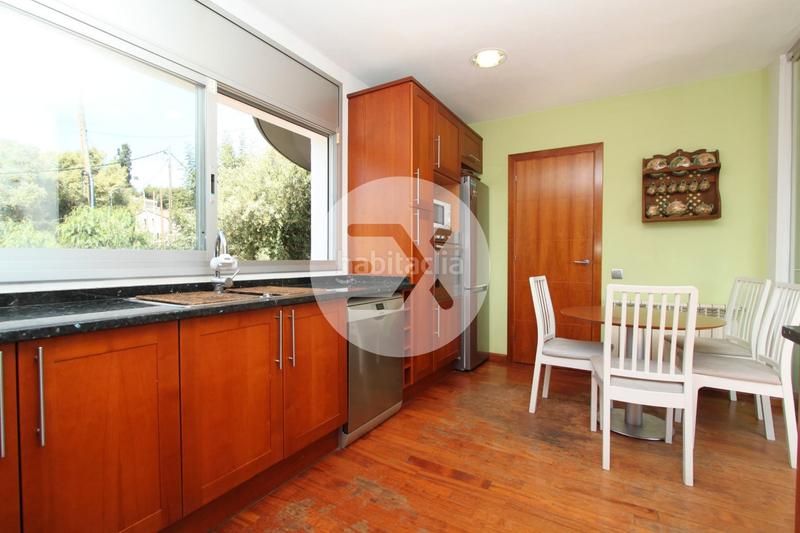 Foto 4a5359fb-a164-42d8-ab96-42774f69bba2. Maison avec parking dans Montmar Castelldefels