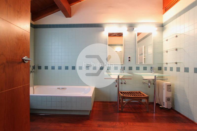 Foto 6ac900f5-99de-4e6d-94ee-206e394e6c45. Maison avec parking dans Montmar Castelldefels