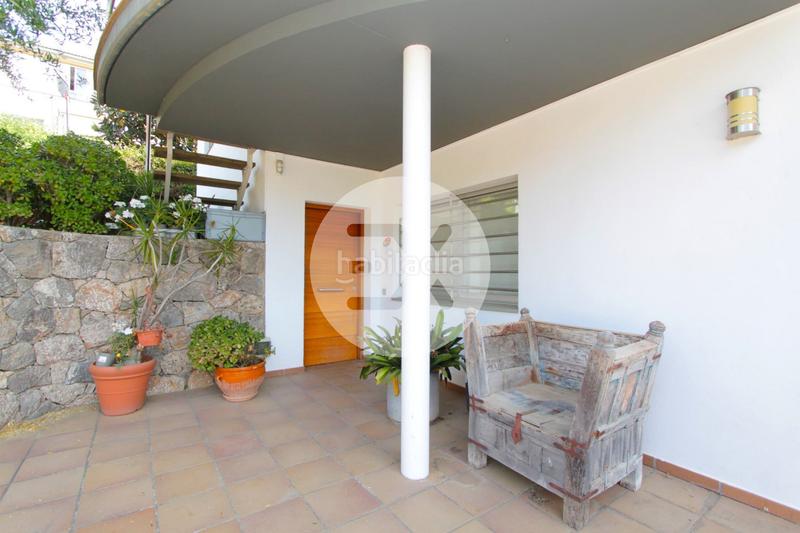 Foto f9b01c56-4b5e-41e8-9239-78e6234b2211. Maison avec parking dans Montmar Castelldefels
