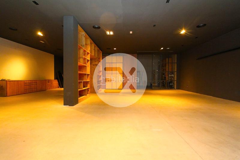 Foto 472e03d8-8af9-49e4-8a2f-86228fde1135. Local comercial a Centre Castelldefels
