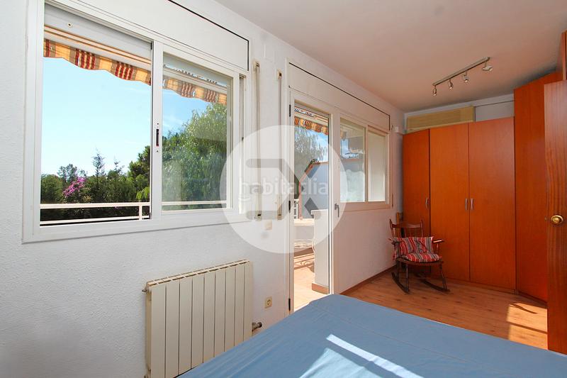 Foto b19cc80d-3b3b-4a44-9f6d-5f3dc8860c9a. Casa adosada en El Poal Castelldefels