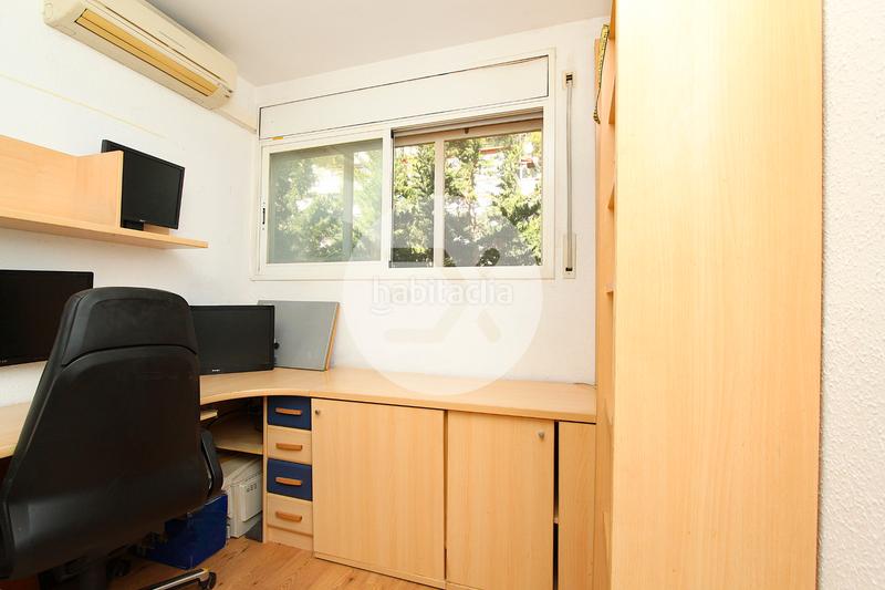 Foto 3e5f6ea2-e822-4a07-94ee-426ff3ebe6aa. Casa adossada amb xemeneia calefacció aparcament a Castelldefels