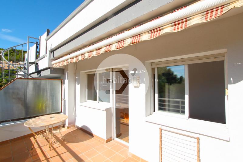 Foto 4dbc554e-ddae-496c-8cbb-add566f06058. Casa adossada amb xemeneia calefacció aparcament a Castelldefels