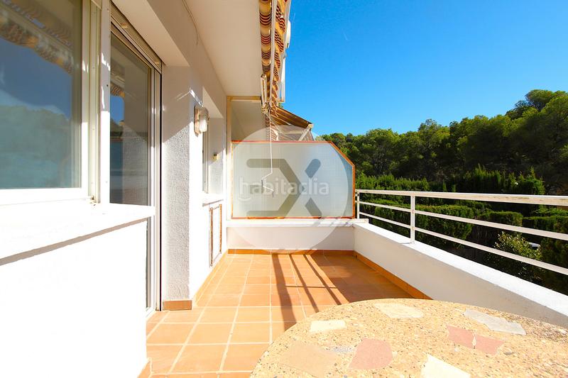 Foto 05788436-400f-4b34-8fb5-3ac5186d1ea7. Maison jumelée avec cheminée chauffage parking dans Castelldefels