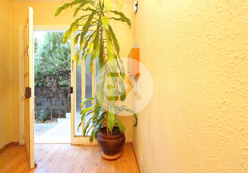 Foto 8fd8ebe9-77f8-4c25-8c45-f06a8f18e59a. Maison jumelée avec cheminée chauffage parking dans Castelldefels