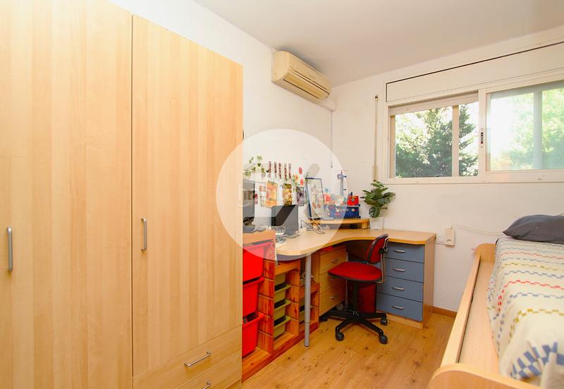 Foto abddde2f-2337-410b-b673-8a6161ccd8d4. Maison jumelée avec cheminée chauffage parking dans Castelldefels