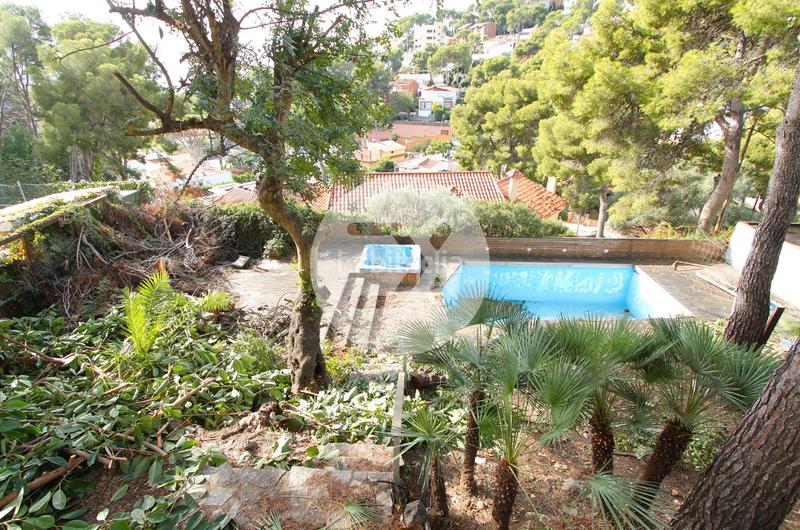 Foto a14dff4a-90db-4ee5-983b-301b8e6f201f. Terrain résidentiel dans Bellamar Castelldefels