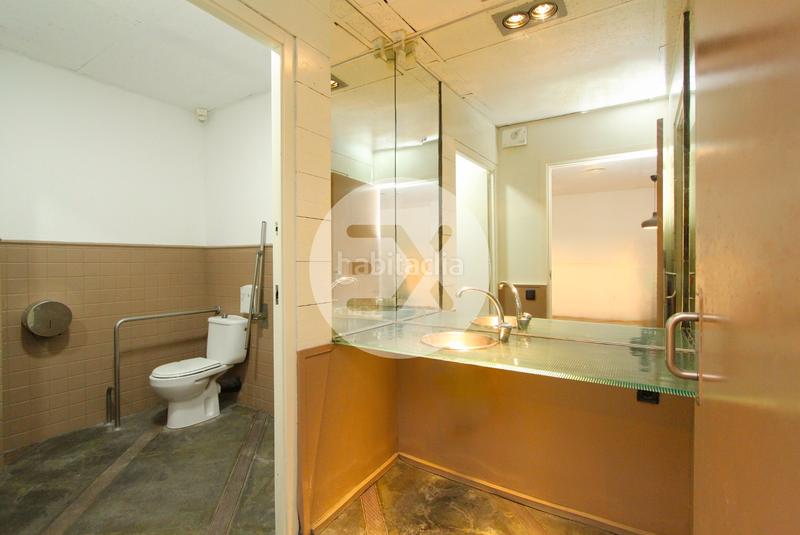 Foto 11d22990-1754-477b-a450-6e0df5d4c376. Alquiler local comercial en Centre Castelldefels