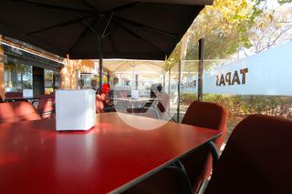 Traspàs Local Comercial a Els Canyars. Local en traspaso en avda. constitución