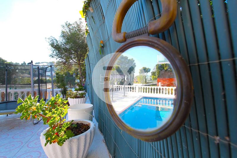 Foto 4e6d2343-e96f-4f36-94eb-645d08160494. Casa con camino riscaldamento parcheggio piscina in Castelldefels