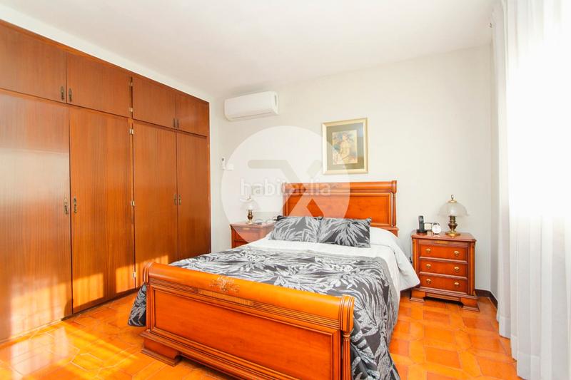 Foto b2629c82-41f2-4f71-b928-8311275a9979. Casa con camino riscaldamento parcheggio piscina in Castelldefels