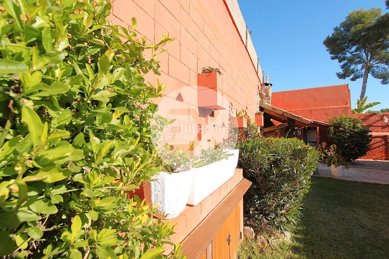 Foto cbf6eeca-b768-4b88-927c-c7c0a909ed6e. Casa con camino riscaldamento parcheggio piscina in Castelldefels