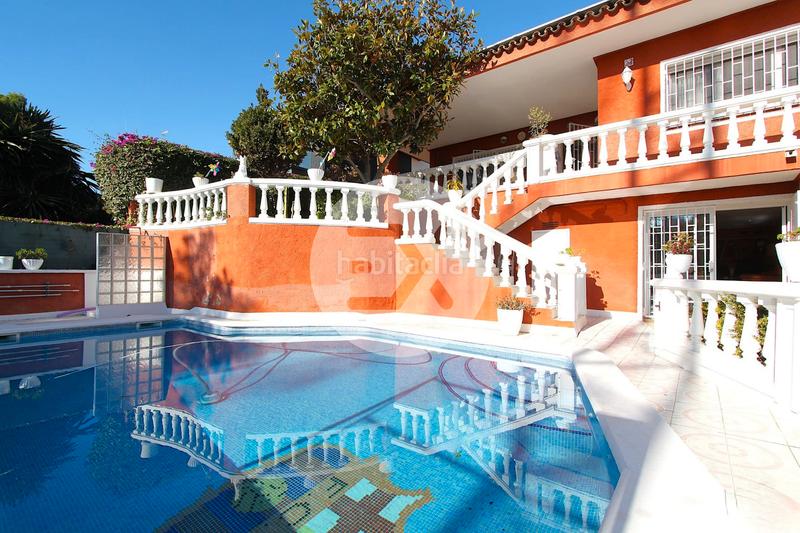 Foto f281159e-1347-45b6-b161-1ba75e3af379. Casa con camino riscaldamento parcheggio piscina in Castelldefels