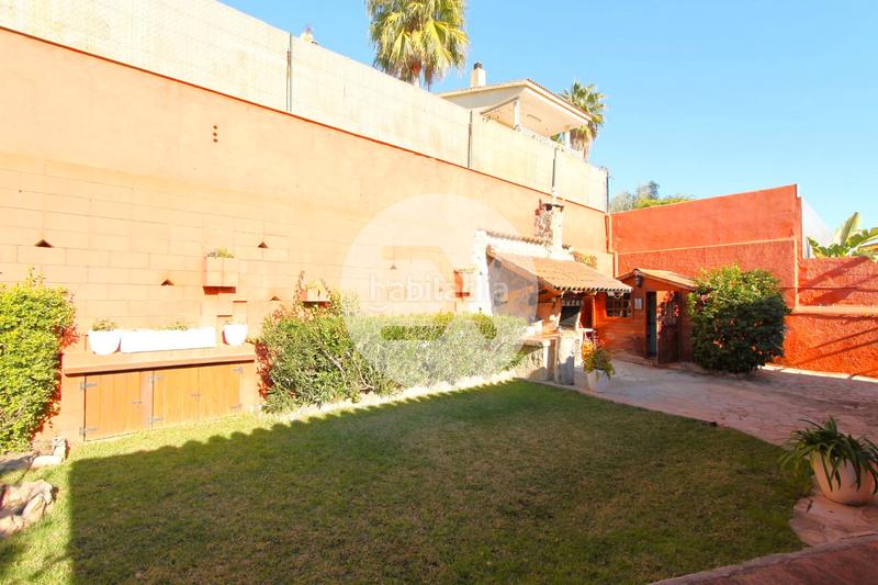 Foto 213deff8-c5d0-4f75-b1e6-f413b0d3da89. Haus mit kamin heizung parking pool in Montmar Castelldefels