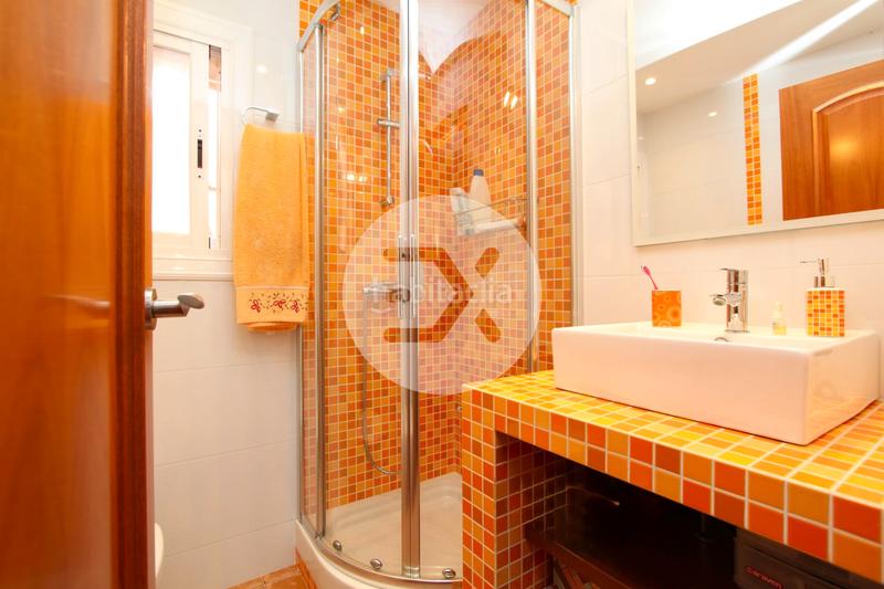 Foto 26295924-f414-4553-99ed-f1169eccba6d. Haus mit kamin heizung parking pool in Montmar Castelldefels